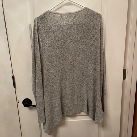 Vera Wang sweater - Picture 3 of 3